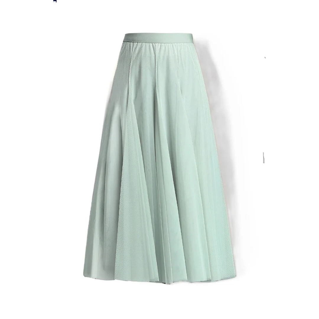 Saia midi plissada confortável e elegante, essencial no vestuário feminino para todas as estações.