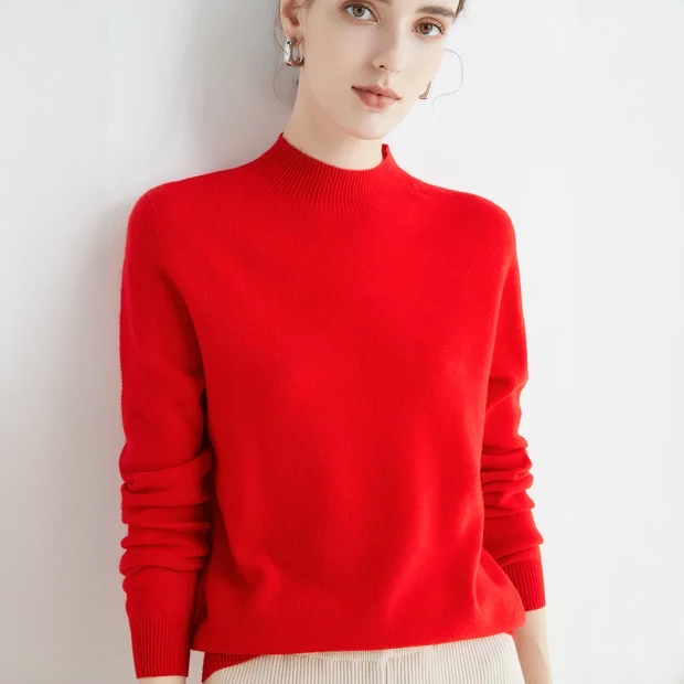 Suéter feminino clássico e confortável, ideal para outono/inverno. Blusa pulôver elegante para vestuário.