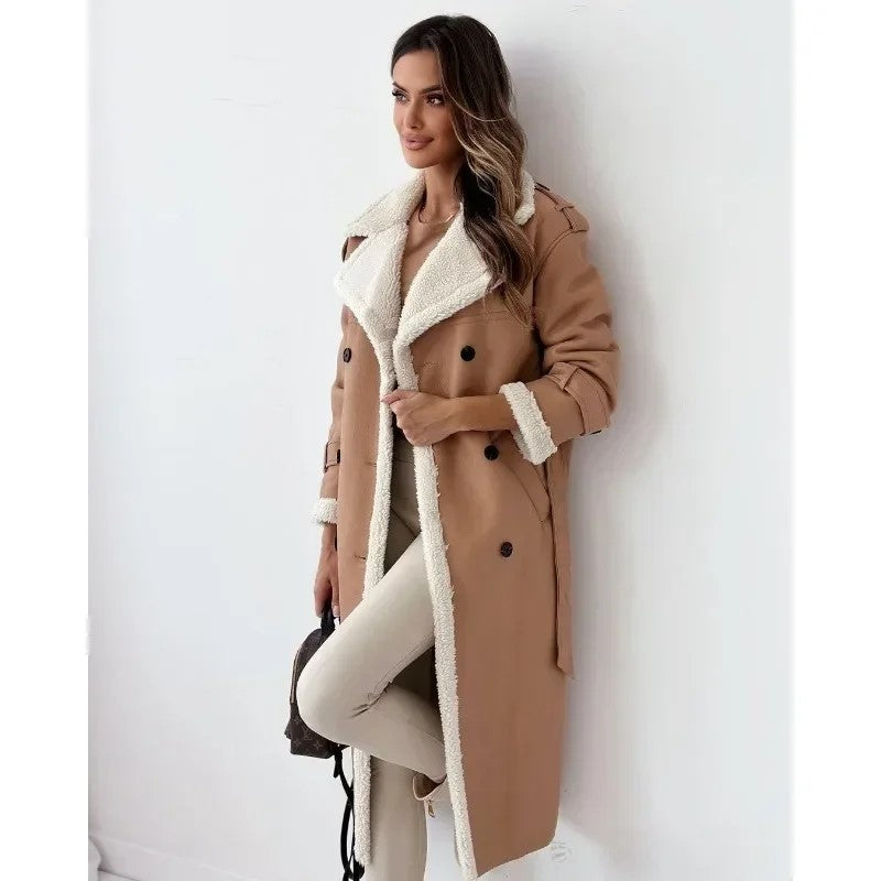 Roupa exterior feminina de inverno elegante, com corte A clássico e abas, para um toque sofisticado.