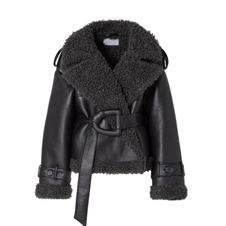 Casaco feminino de luxo, preto, com cinto para ajuste na cintura. Elegante e aconchegante, ideal para o estilo de inverno.