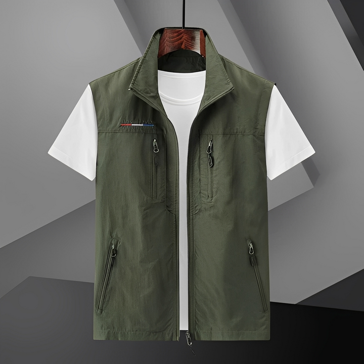 Colete masculino para verão, roupa casual confortável. Peça versátil e sem mangas, ideal para o estilo masculino do dia a dia.