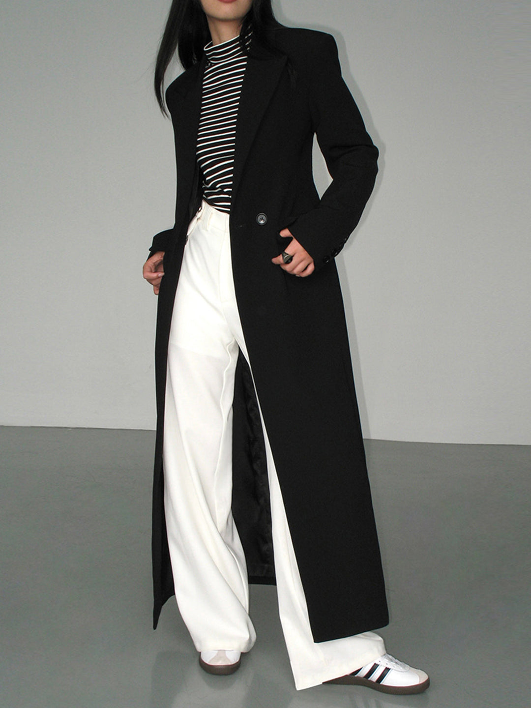 Manto blazer feminino elegante para outono inverno, estilo versátil e moderno.