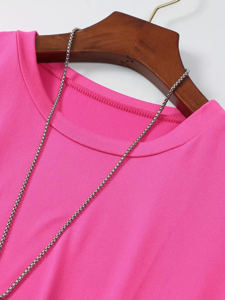 Roupa masculina: camiseta de verão, básica, confortável e versátil.