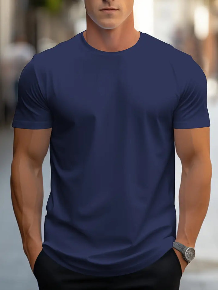 T-shirt masculina básica e confortável para o dia a dia no verão.