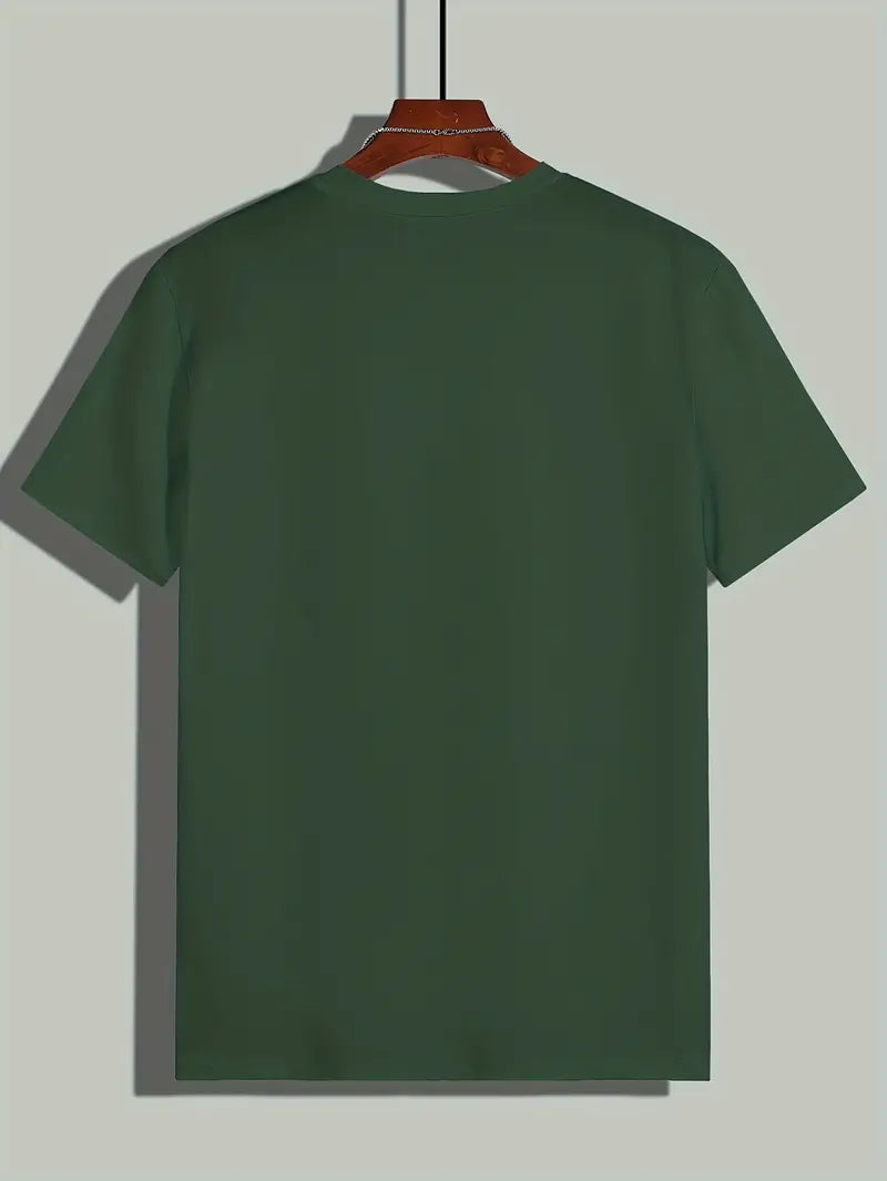 Roupa masculina casual, camiseta básica e elegante para o verão.