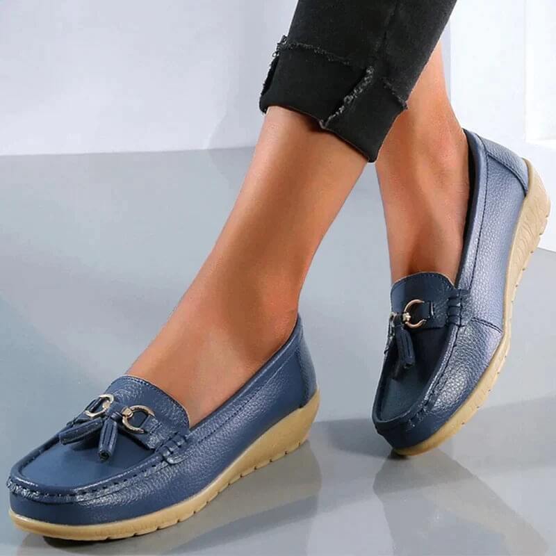 Sapatilhas femininas Odalys, design moderno e versátil. Calçado com conforto ideal para moda feminina.