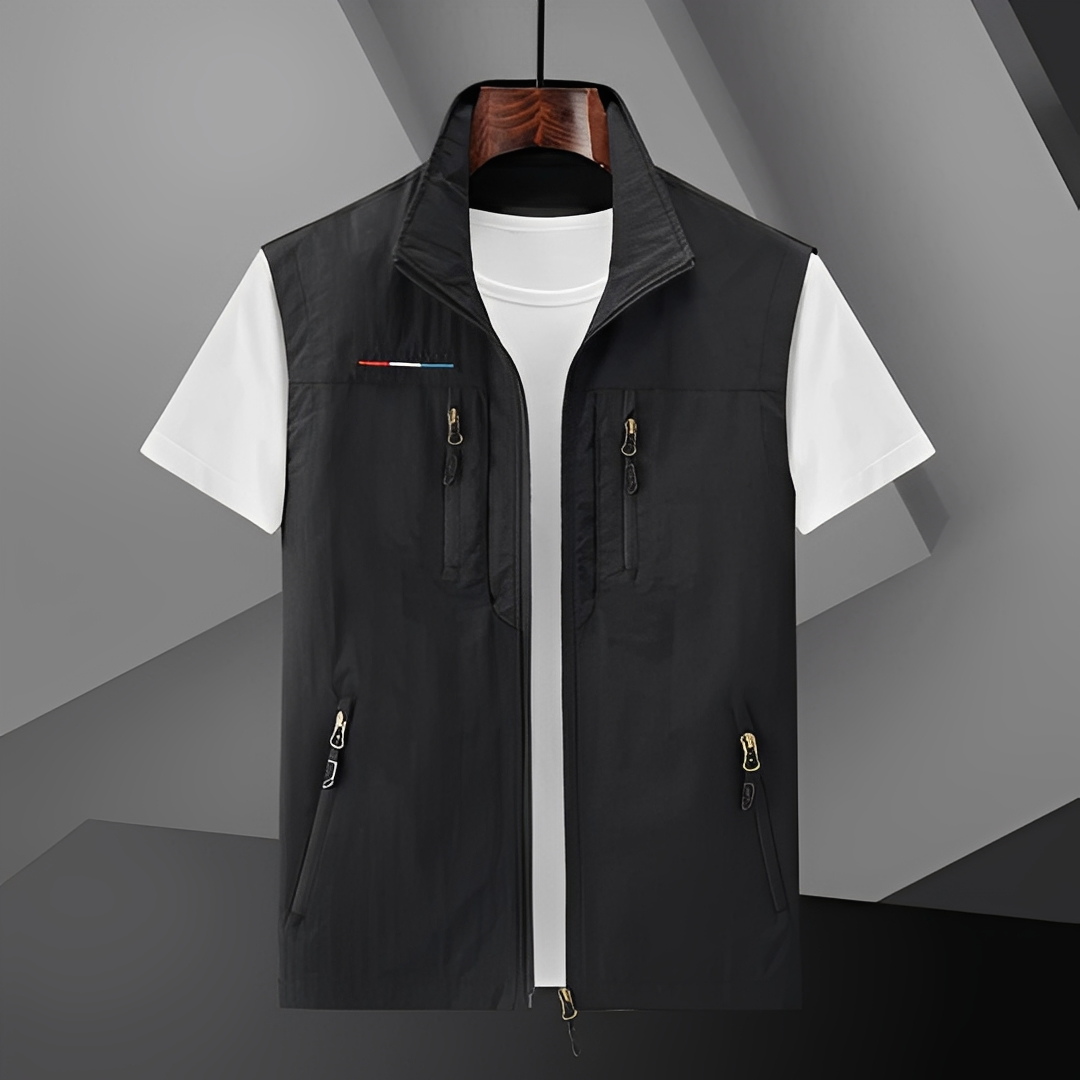 Colete masculino casual e moderno para o dia a dia. Peça versátil de roupa masculina sem mangas, ideal para um estilo confortável.