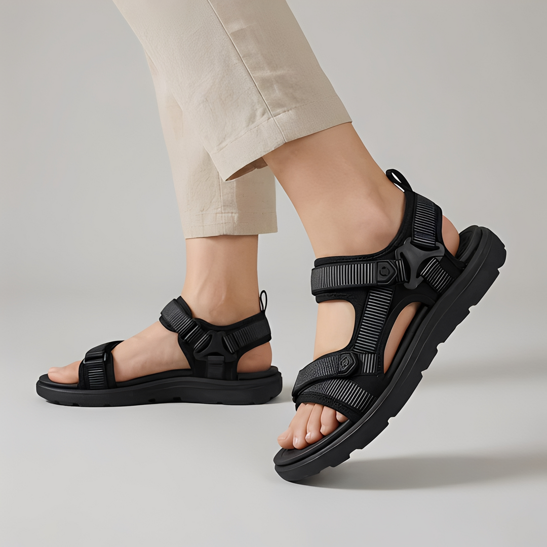 Calçado masculino prático para verão, sandálias com tiras confortáveis e ajustáveis, perfeitas para lazer e uso diário.