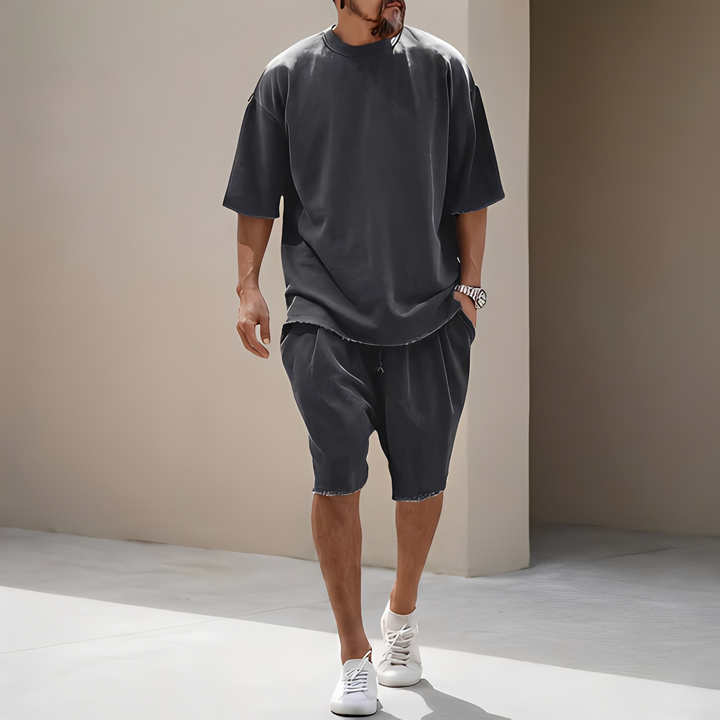 Camiseta oversize do conjunto masculino de verão, ideal para um estilo casual e descontraído.