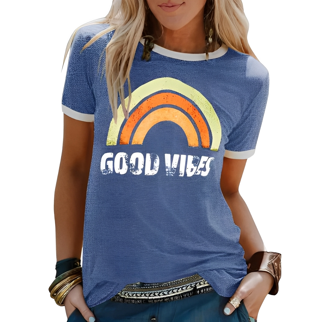 Camiseta feminina azul marinho casual, estilo e conforto para o verão. Roupa versátil para o dia a dia.