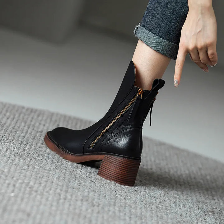 Botas de moda feminina cano médio, versáteis para combinar com diversos looks, muito elegantes.