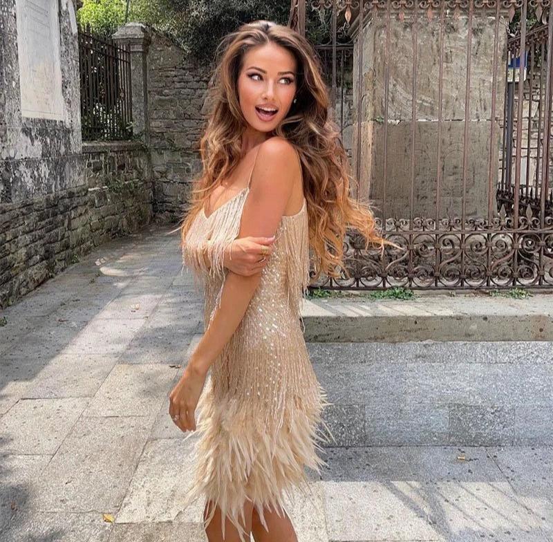 Vestido curto feminino para o verão, com franjas e decote tomara que caia, elegante para festas e eventos.