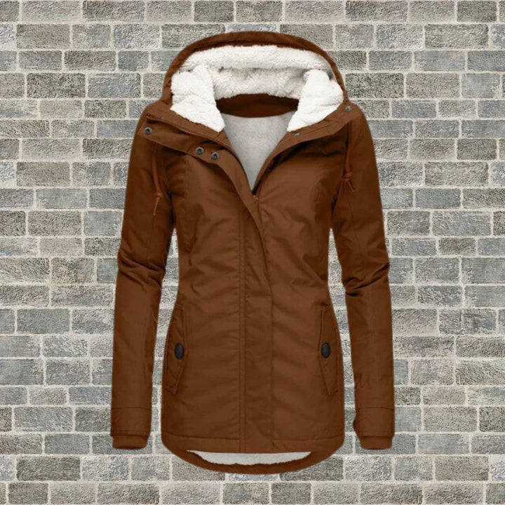 Casaco feminino plissado com capuz, agasalho versátil e elegante para inverno/outono, ideal para estilo casual.