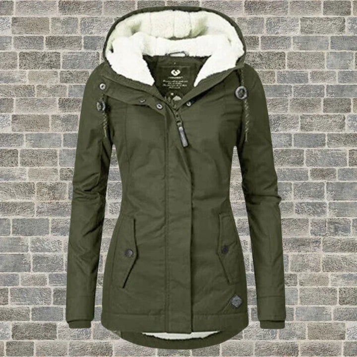 Casaco feminino de inverno com capuz, agasalho plissado para outono. Conforto e elegância em dias frios.