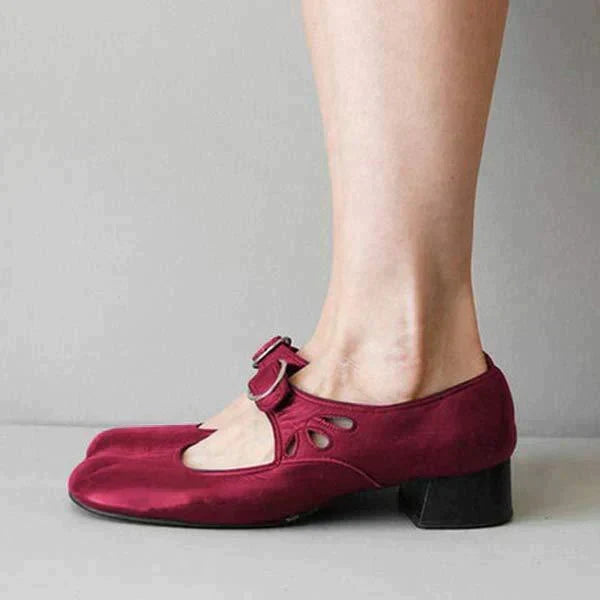 Design moderno de sapatos femininos ortopédicos, elegante e confortável para seu look casual.