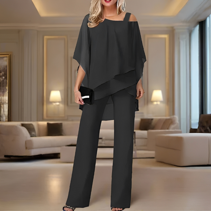 Conjunto feminino elegante para ocasiões especiais de verão, com calça e blusa sofisticada, perfeito para a noite.
