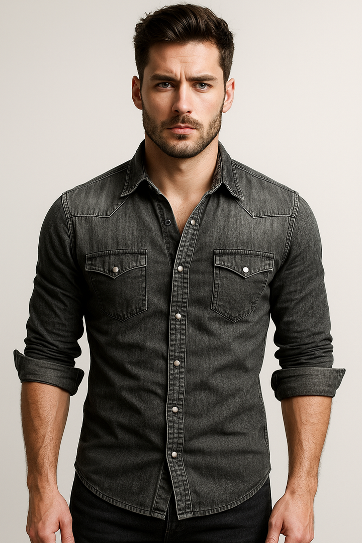 Camisa jeans masculina solta, estilo casual. Moda homem com manga comprida para conforto e elegância.