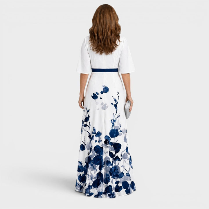 Vestido de mulher maxi halter fluido, perfeito para o verão com um toque de elegância.