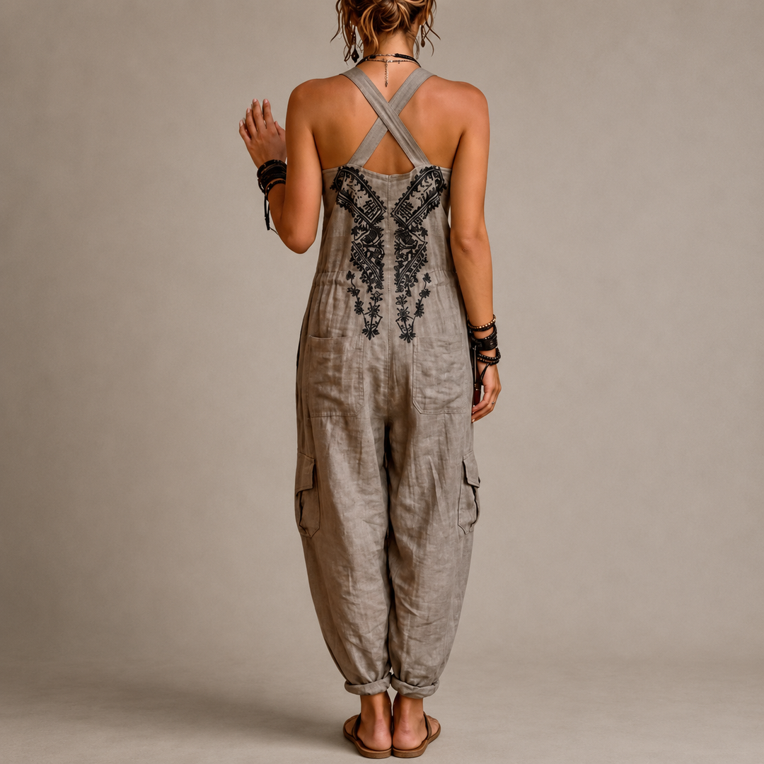 Roupa feminina boémia cinza com bordados, conjunto leve e confortável para o verão. Perfeito para um look casual boho.