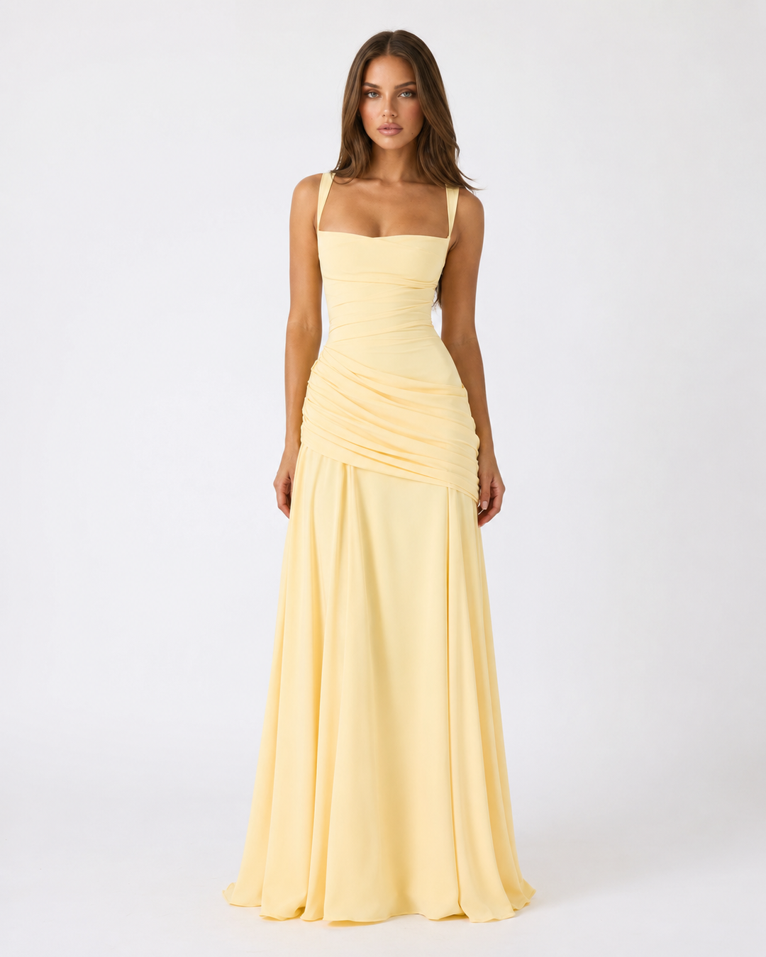 Vestido maxi feminino elegante com decote quadrado drapeado, perfeito para festas.
