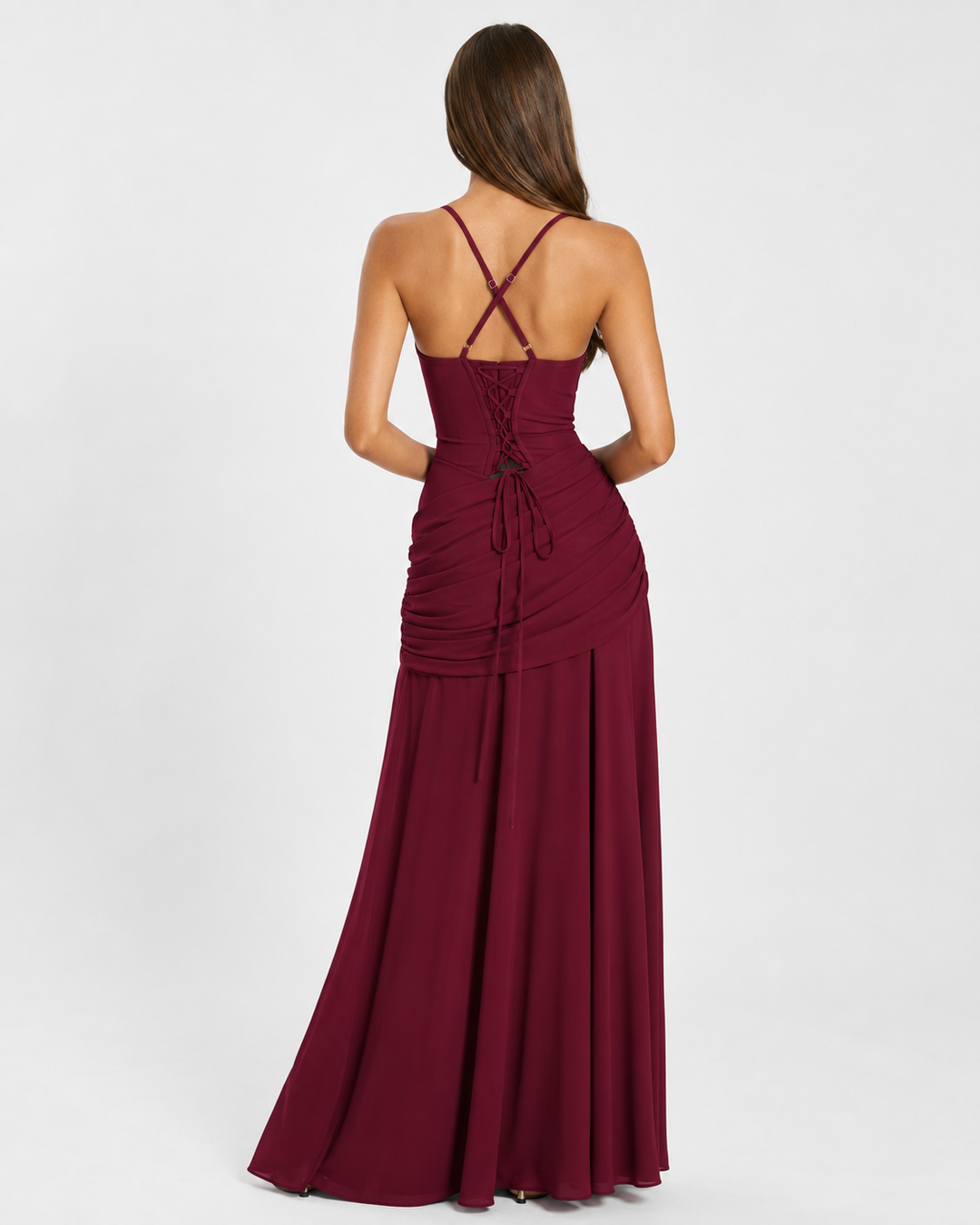 Vestido elegante vermelho maxi, feminino, com decote quadrado e detalhes drapeados.