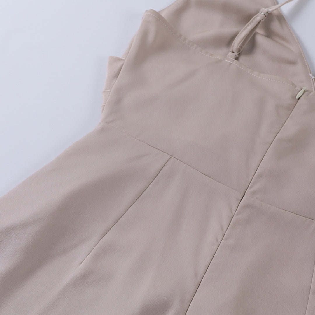 Moda feminina: vestido de festa sem alças, decote V, elegante, sofisticado e confortável.