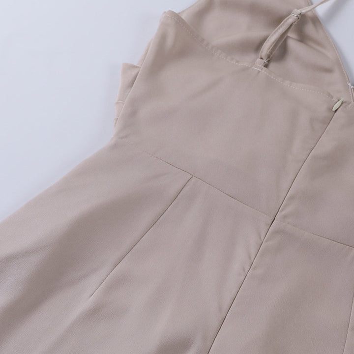 Moda feminina: vestido de festa sem alças, decote V, elegante, sofisticado e confortável.