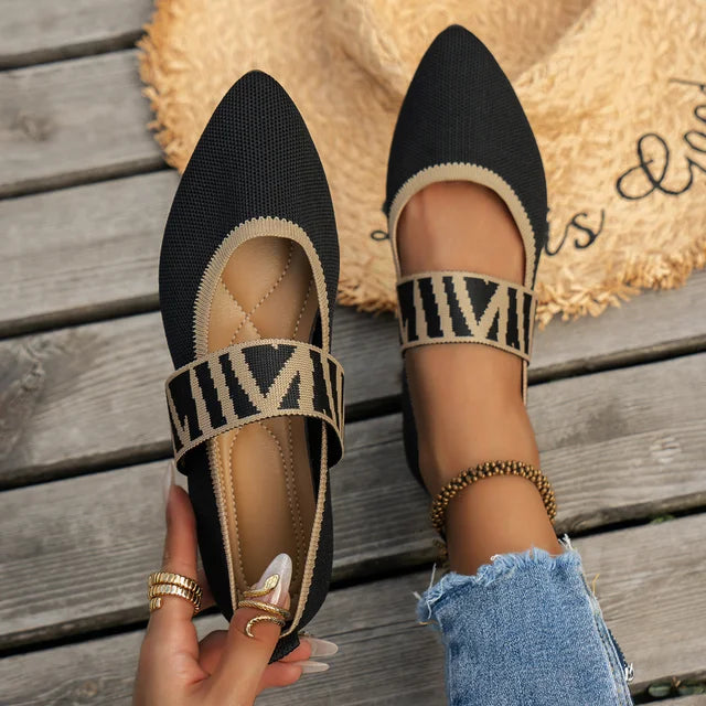 Calçado feminino versátil Faeryn com bico fino e salto baixo, ideal para looks casuais ou formais.