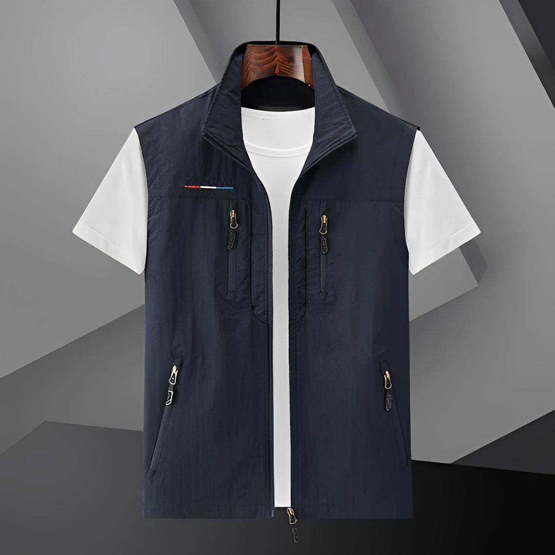 Colete masculino moderno, essencial na moda masculina casual. Roupa versátil sem mangas, perfeito para o conforto do dia a dia.