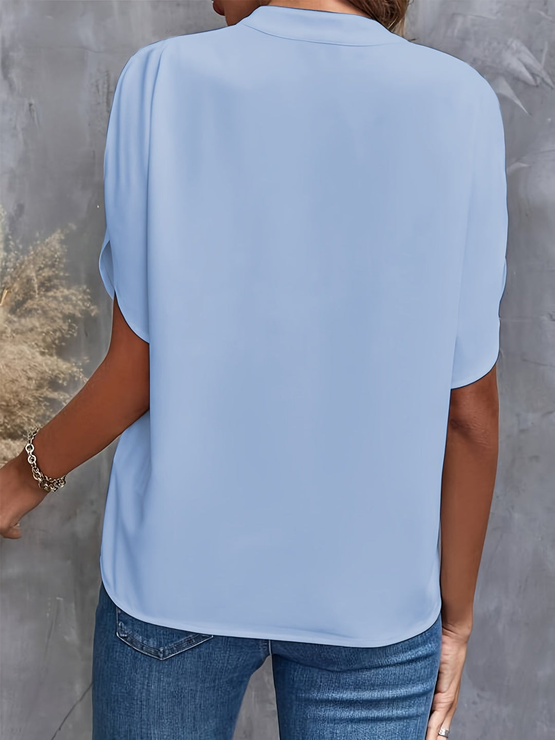 Roupafeminina leve e fresca, blusa ideal para a moda verão e primavera.