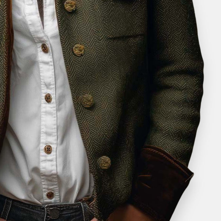 Casaco feminino Anais estruturado estilo vintage, verde e veludo. Roupa versátil para outono/inverno.