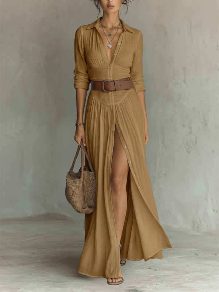 Vestido maxi Amélia de mulher, com colarinho, detalhes plissados e tecido fluido. Perfeito para look elegante de verão.