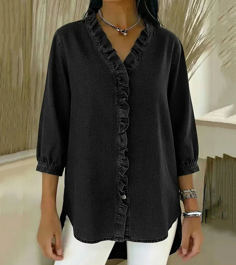 Moda feminina: Blusa fluida com decote V e volante. Elegância casual para looks de primavera/verão.