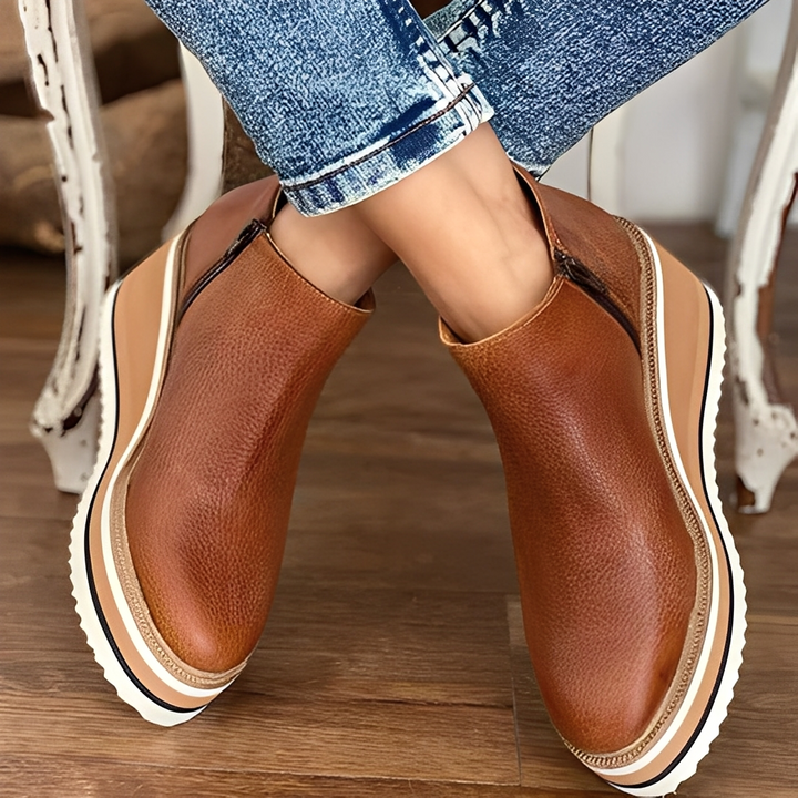 Calçado feminino: Botas de inverno Lyana, com fecho éclair lateral, tendência e conforto para o inverno.