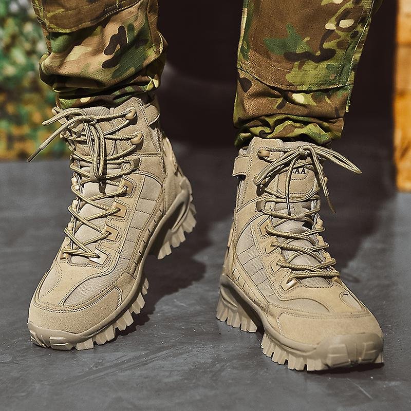 Botas táticas masculinas de inverno, design robusto e confortável para trilhas e aventura.