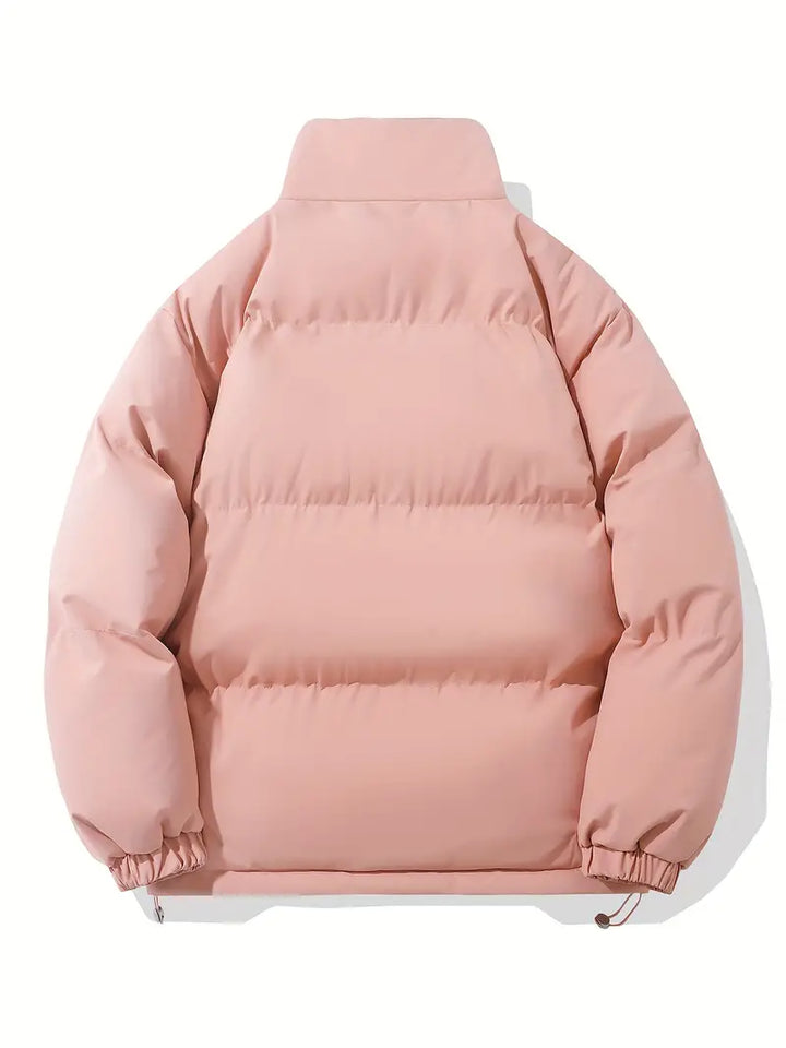 Jaqueta feminina acolchoada com capuz, perfeita para proteger do frio com estilo e conforto.