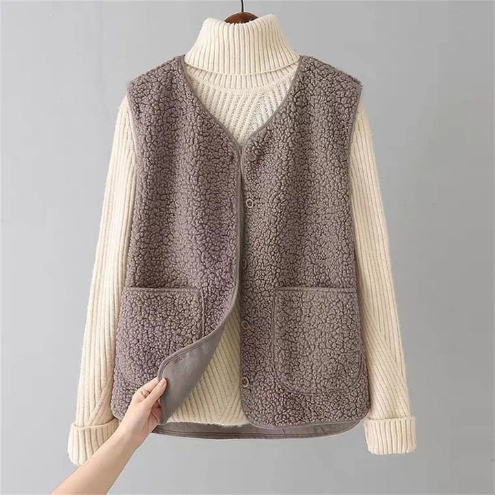 Suéter de tricô feminino, elegante e confortável para dias de inverno e outono. Roupa aconchegante.