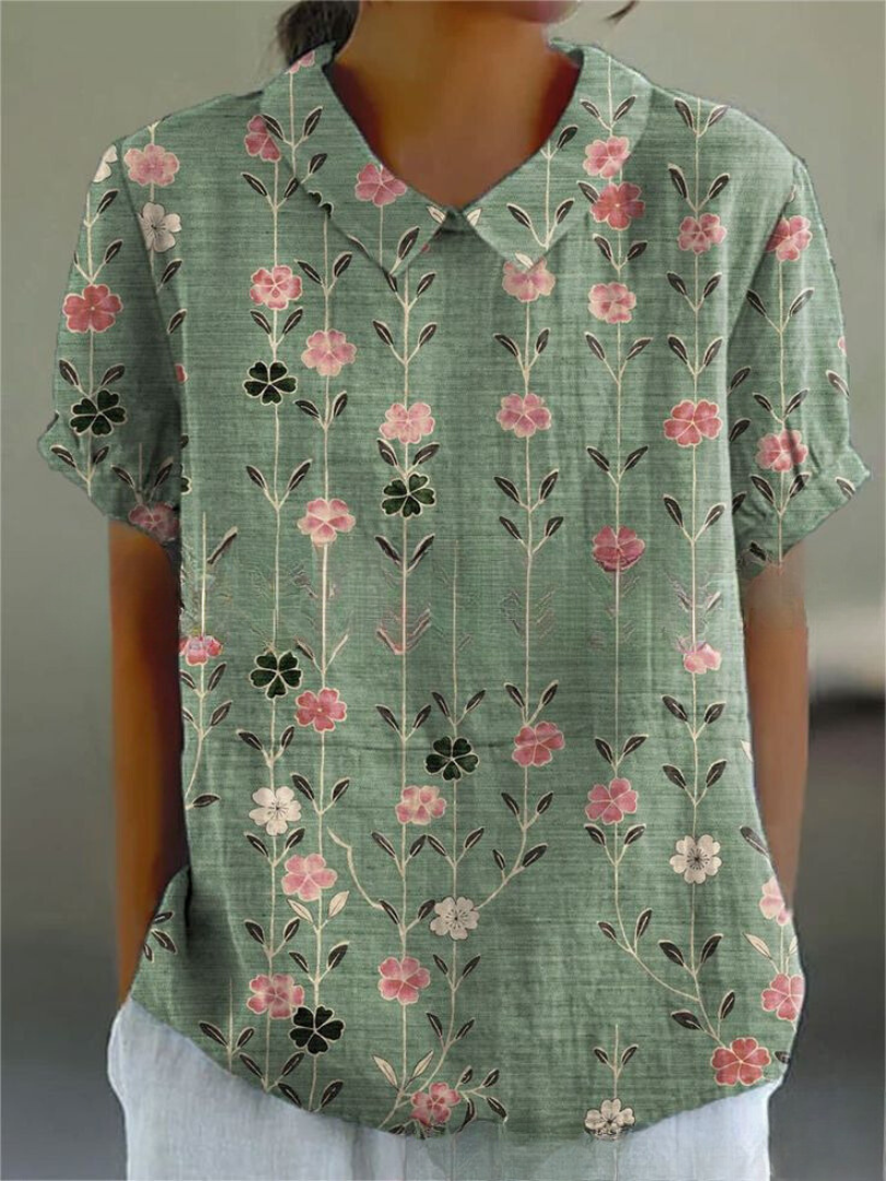 Blusa feminina floral para primavera/verão. Leve, confortável e com estampa charmosa.