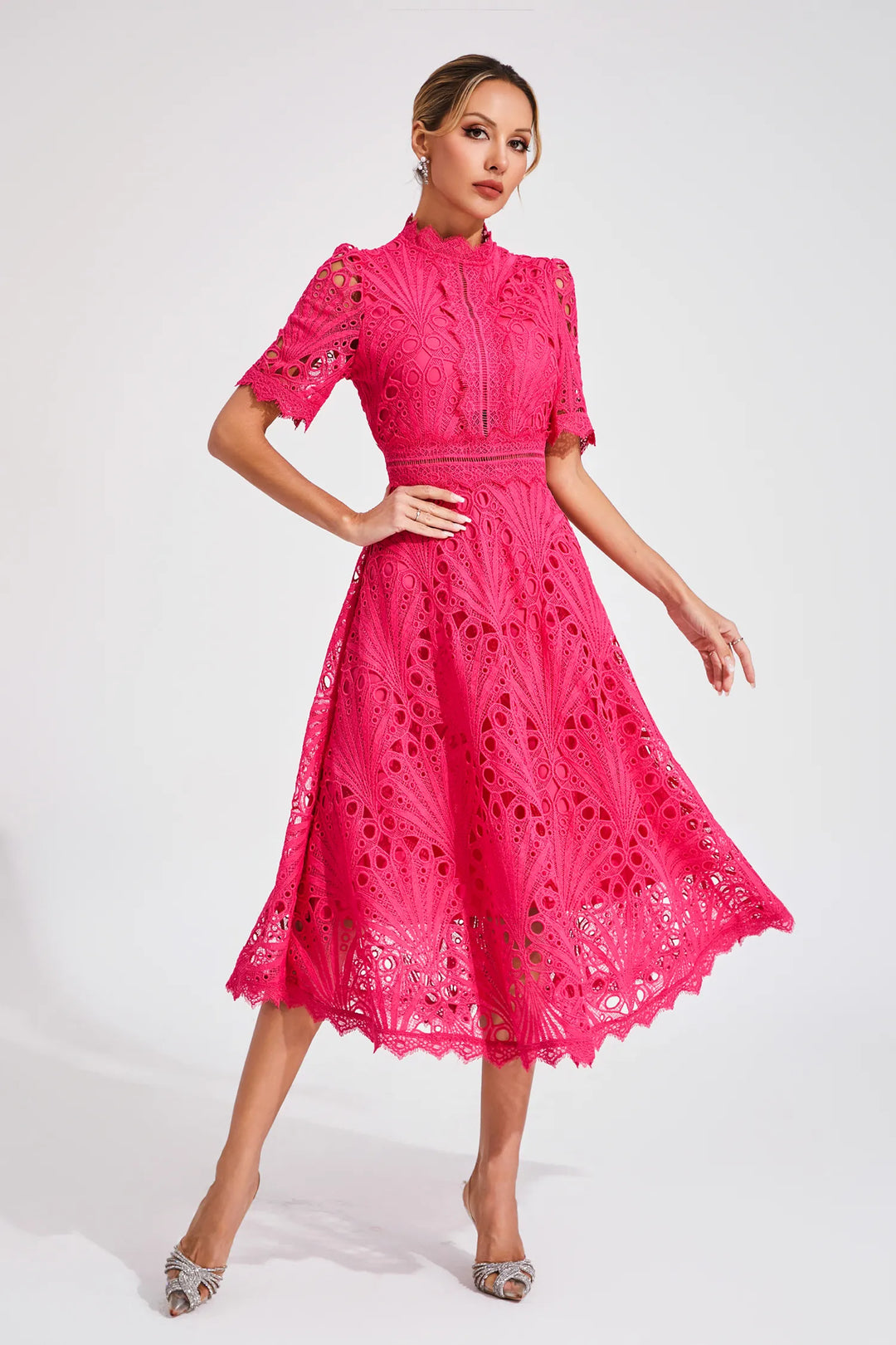 Vestido elegante midi rosa, moda feminina para festas e eventos de verão.