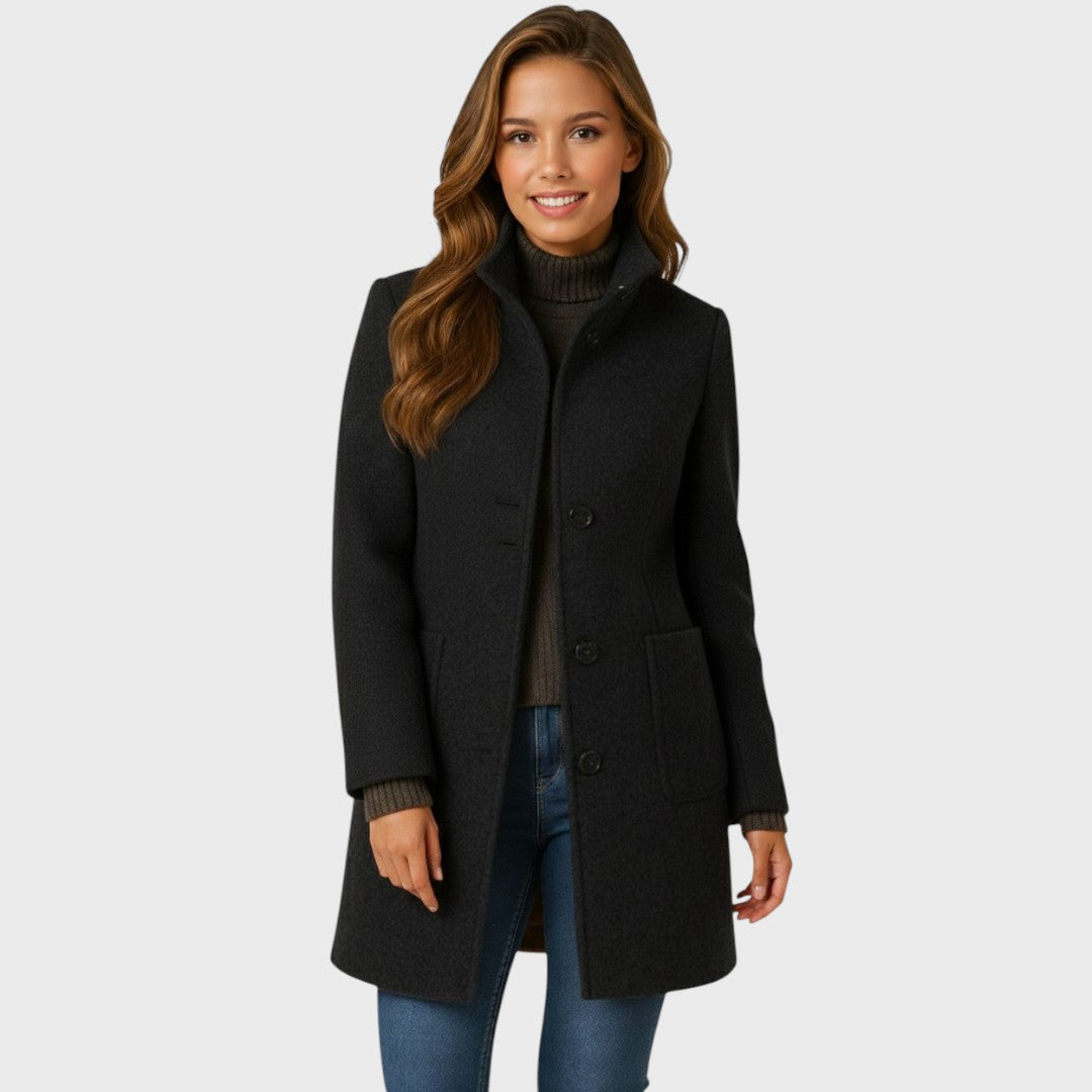 Roupa feminina de inverno: casaco elegante e moderno com corte perfeito, valorizando a silhueta.