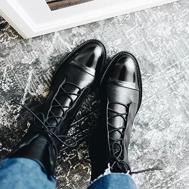 Moda feminina: botas de inverno com salto alto, proporcionando elegância e máximo conforto em dias frios.