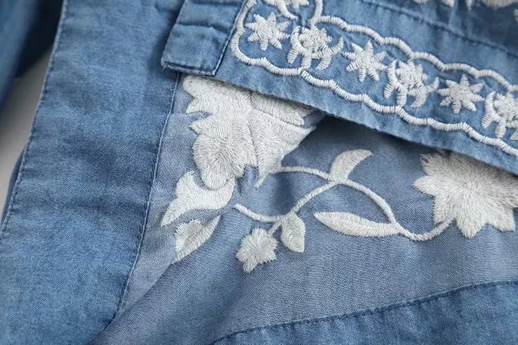 Cardigã floral feminino, confortável e elegante, ideal para o outono.