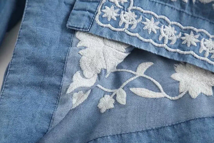 Cardigã floral feminino, confortável e elegante, ideal para o outono.