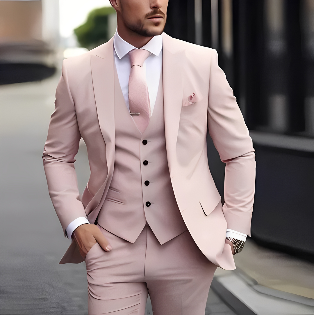 Terno preto masculino slim fit, conjunto formal de três peças para eventos sociais e negócios.