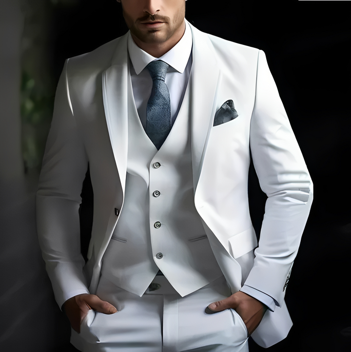 Conjunto de terno cinza masculino slim fit, formal e versátil para eventos e reuniões de negócios.
