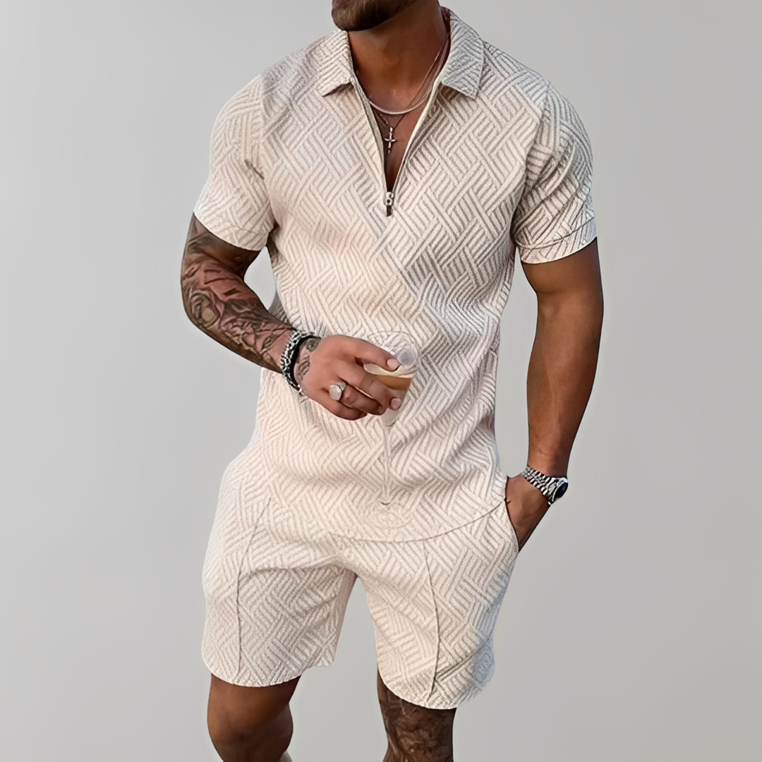 Conjunto masculino casual de verão com camiseta e shorts, ideal para conforto e estilo na moda praia.