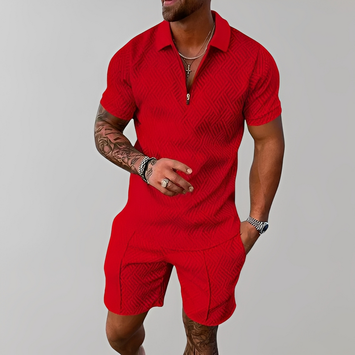 Estiloso conjunto masculino de verão, com camiseta e shorts, perfeito para um visual casual e moderno.