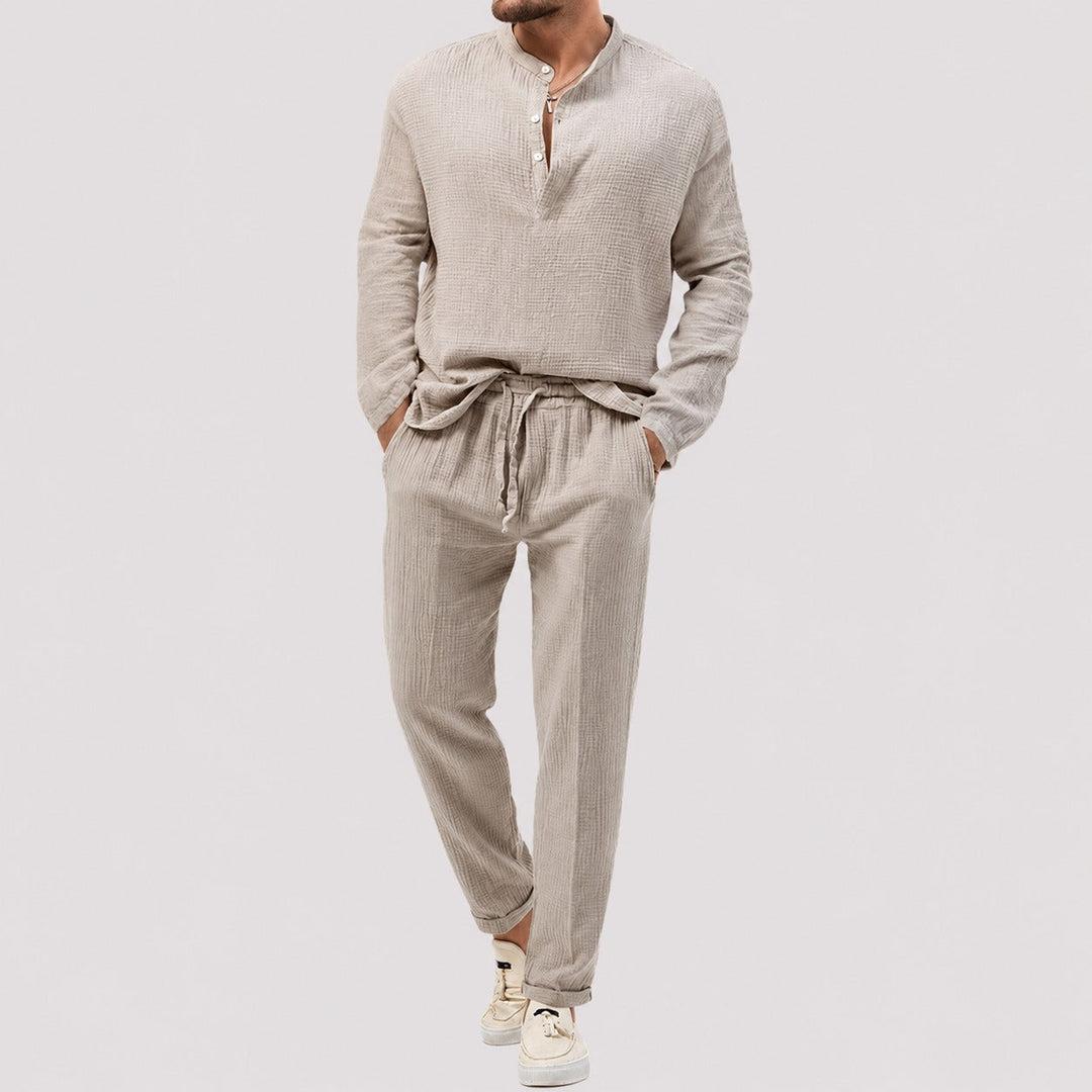 Conjunto masculino de verão, duas peças confortáveis para viagem e momentos de lazer descontraídos.