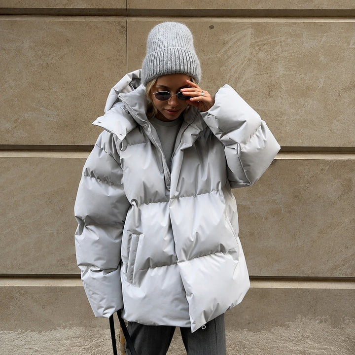 Jaqueta feminina quente de inverno com capuz, perfeita para o frio.