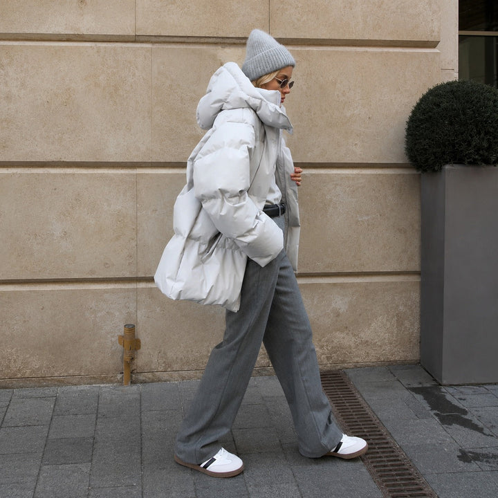 Agasalho feminino de inverno com capuz, jaqueta acolchoada para proteção contra o frio.
